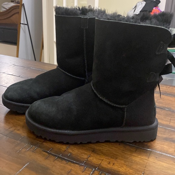 UGG Bailey Bow Size 6 - Picture 7 of 17